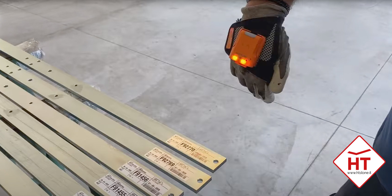 Lavorazione metallurgica a mani libere